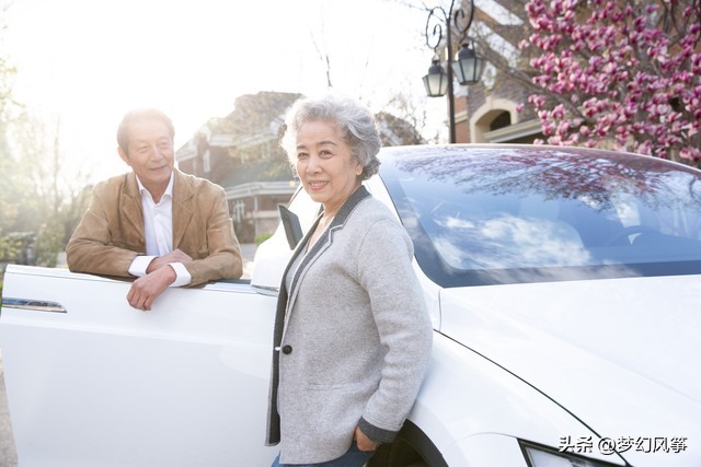 今年做买卖太难!人口结构变化致营业额为零,消费市场活力削弱(图2) 今年做买卖太难!人口结构变化致营业额为零,消费市场活力削弱(图2)