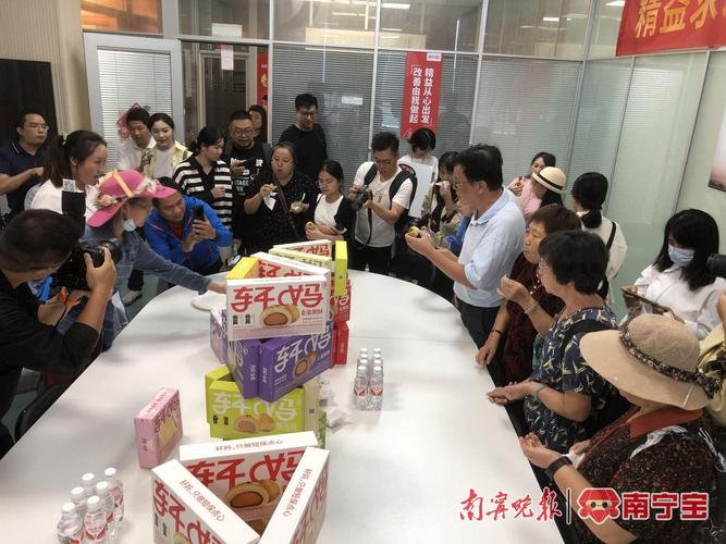 玉林日报小记者团参观广西明旺食品有限公司，探秘旺仔牛奶生产