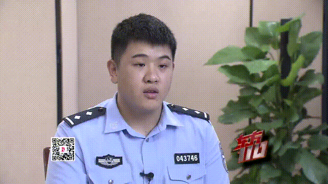 恭喜李老哥喜提翡翠原石?直播间财富神话竟是精心骗局(图2) 恭喜李老哥喜提翡翠原石?直播间财富神话竟是精心骗局(图2)