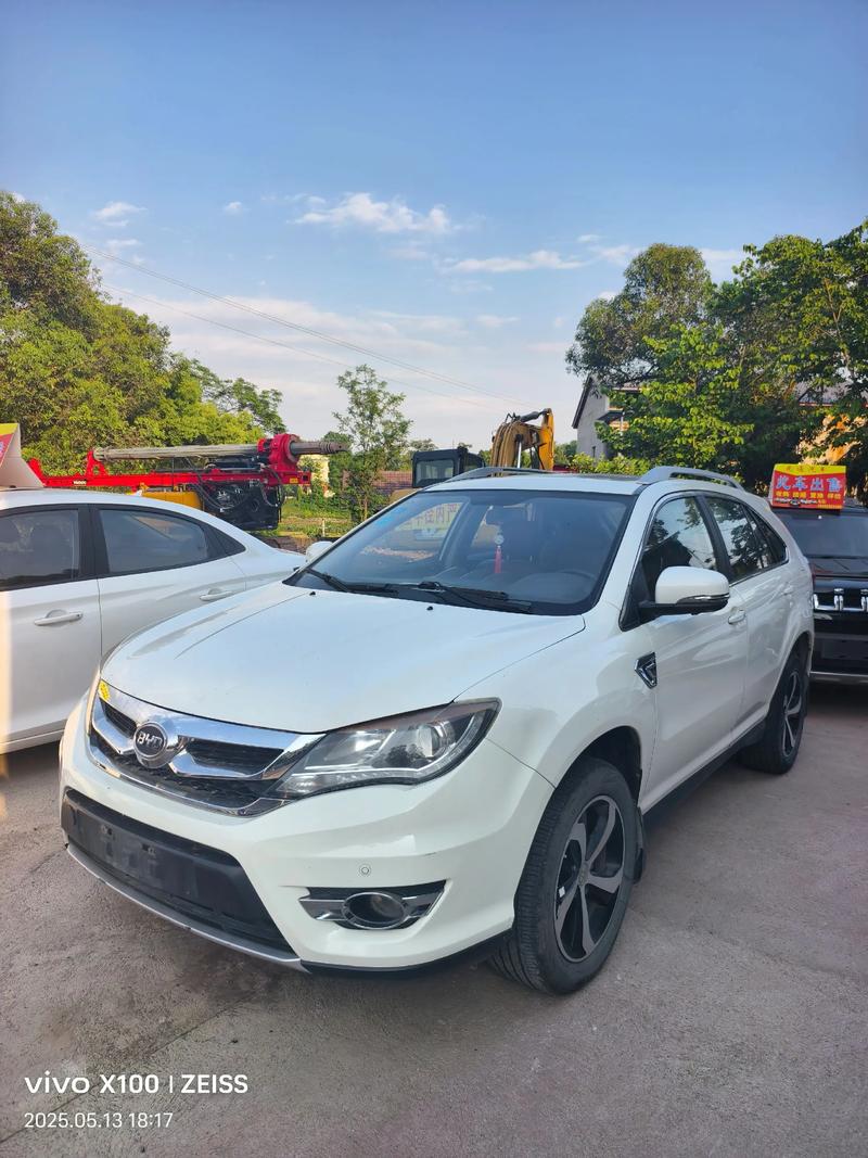 秋高气爽迎十一黄金周,出游选比亚迪S7等全能型SUV(图5) 秋高气爽迎十一黄金周,出游选比亚迪S7等全能型SUV(图5)