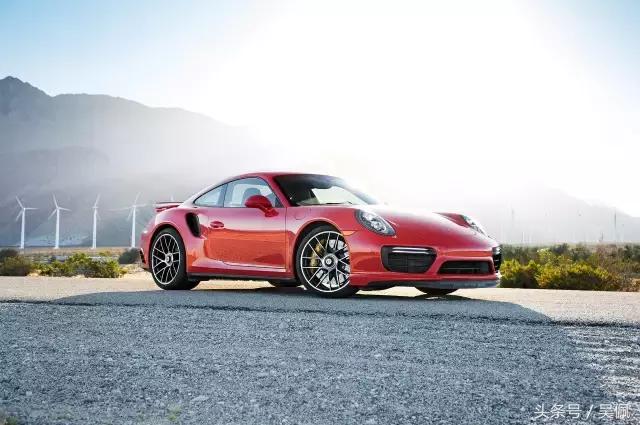 兰博基尼、保时捷、福特全系测评:2016年度最令人印象深刻的车型盘点(图11) 兰博基尼、保时捷、福特全系测评:2016年度最令人印象深刻的车型盘点(图11)