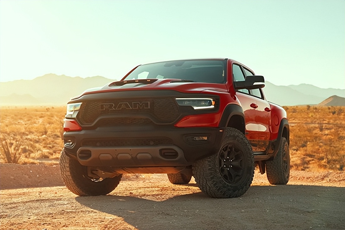 道奇霸王龙皮卡：硬朗外观+霸气内饰，土豪越野首选车型