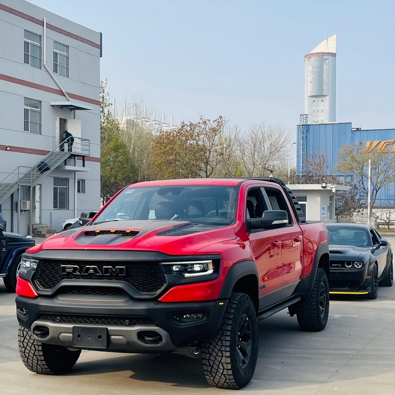 道奇霸王龙皮卡：硬朗外观+霸气内饰，土豪越野首选车型(图3)