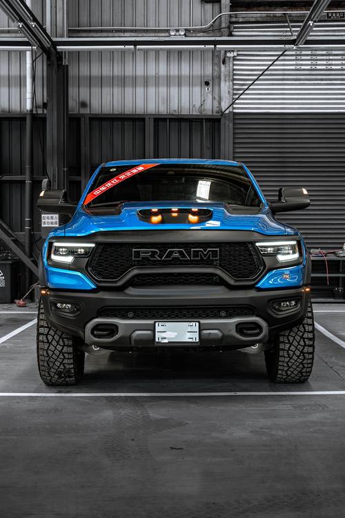 道奇霸王龙皮卡：硬朗外观+霸气内饰，土豪越野首选车型(图7)