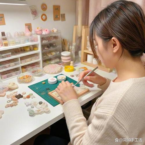 宝妈在家创业：手工制品 vs 导购达人，哪个更适合你？