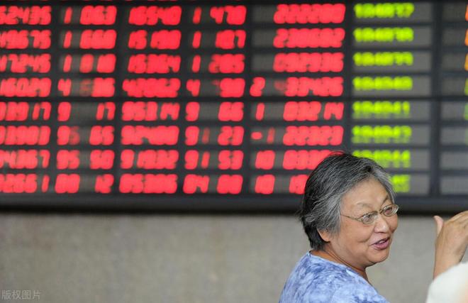 老股民讲述朋友买低价股经历，无知贪婪从众致大亏