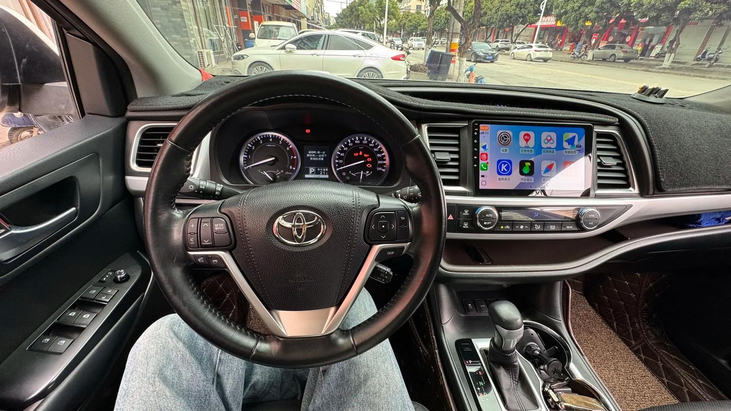 丰田汉兰达有啥缺点？价格贵、中控屏小，这些你知道吗？