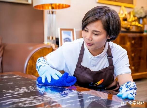 退休阿姨在家做社区团长，每月增收3000+的正规轻活(图2)