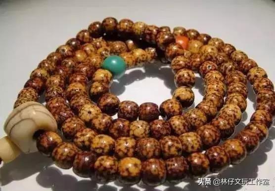 南红盘玩后颜色变红润,搭配更出彩(图12) 南红盘玩后颜色变红润,搭配更出彩(图12)