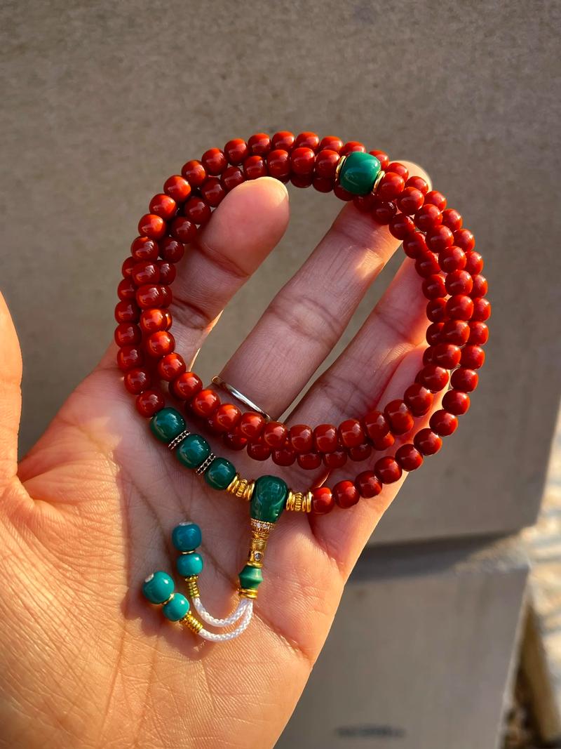 南红盘玩后颜色变红润,搭配更出彩(图32) 南红盘玩后颜色变红润,搭配更出彩(图32)