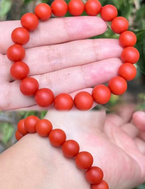 南红盘玩后颜色变红润,胶质感更强(图2) 南红盘玩后颜色变红润,胶质感更强(图2)