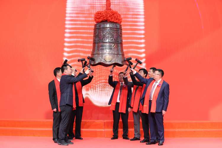 股票资金流向揭秘：埃泰克暴跌16%后，管理层终于发声